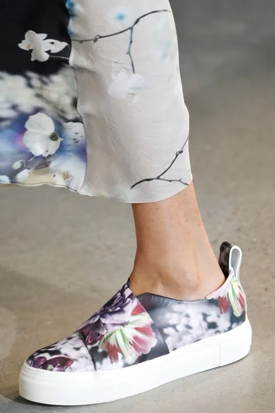 Look 50